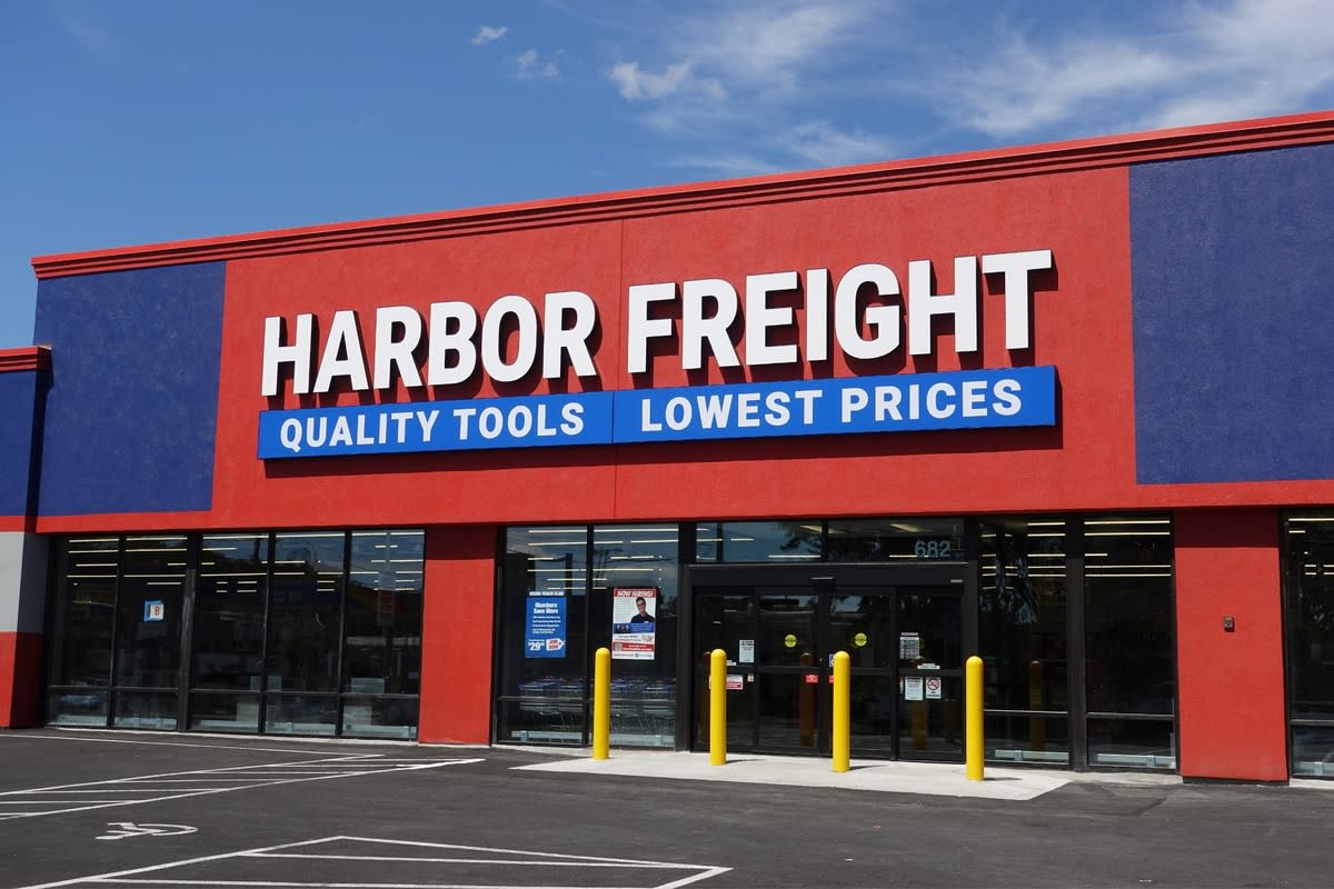 Harbor Freight Tools proudly welcomes four-legged shoppers<p>QualityHD via Shutterstock</p>