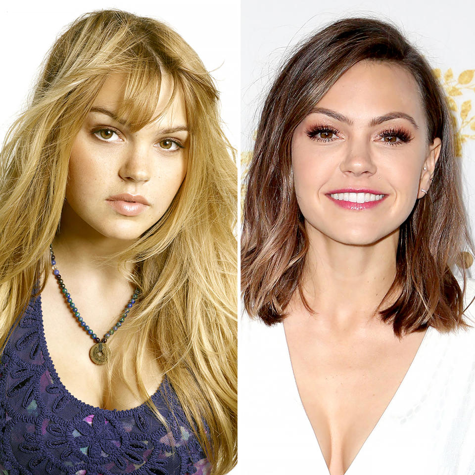 Aimee Teegarden  (Julie Taylor)