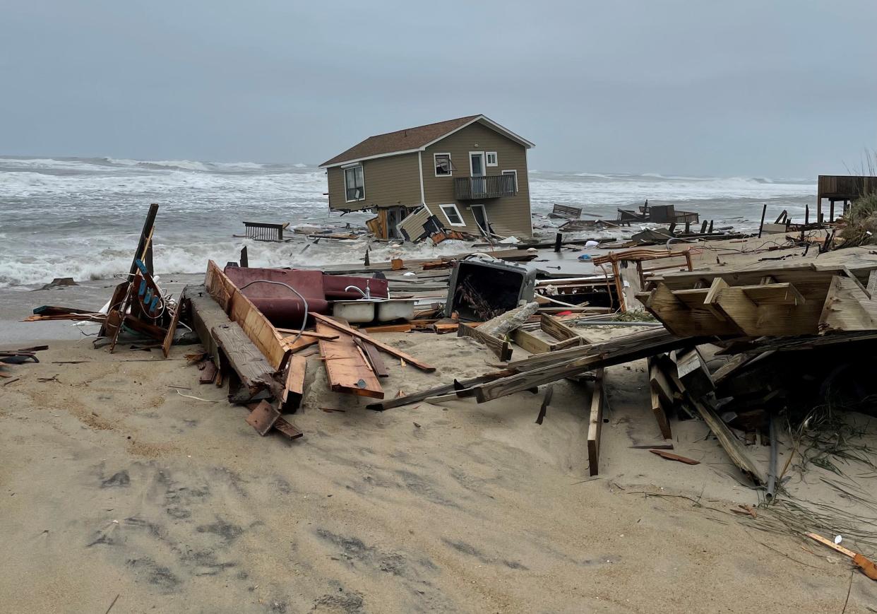 Image of a Collapsed house in Rodanthe, N.C.