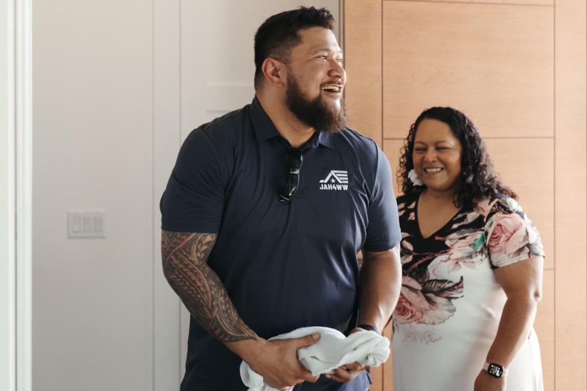 San Antonio veteran surprised with new home after losing his leg in war and his wife to cancer