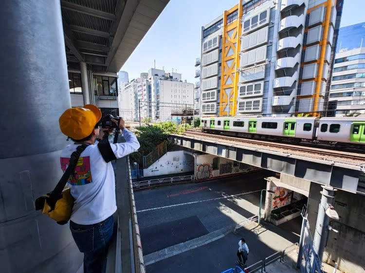 每天有川流不息的列車行經澀谷。田欣雲攝