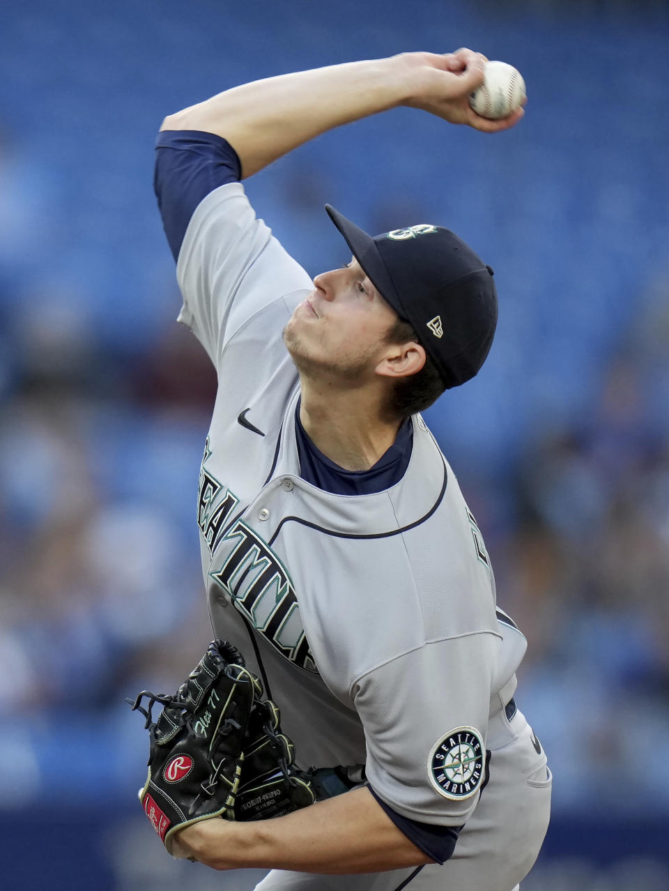 Seattle Mariners relief pitcher Chris Flexen (77) throws during the first inning of a baseball game against the Toronto Blue Jays in Toronto, Monday, May 16, 2022. (Nathan Denette/The Canadian Press via AP)