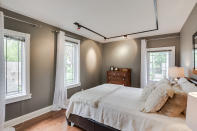 <p><a rel="nofollow noopener" href="https://www.zoocasa.com/toronto-on-real-estate/5356208-176-de-grassi-st-toronto-on-m4m2k7-e4153031" target="_blank" data-ylk="slk:176 De Grassi St., Toronto, Ont.;elm:context_link;itc:0;sec:content-canvas" class="link ">176 De Grassi St., Toronto, Ont.</a><br>And here’s the master bedroom.<br>(Zoocasa) </p>