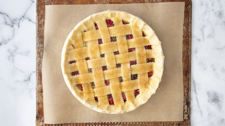 baked golden cranberry pie