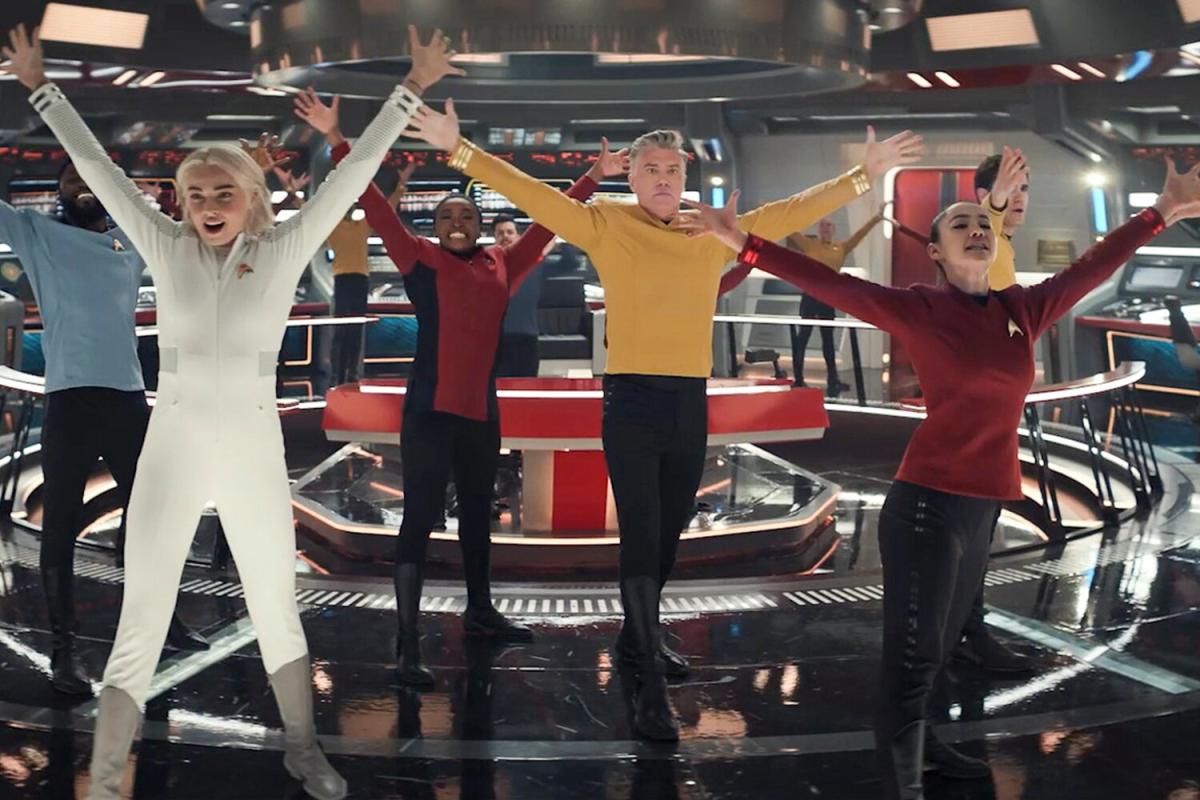 Watch the Star Trek: Strange New Worlds musical finale — dancing Klingons  included