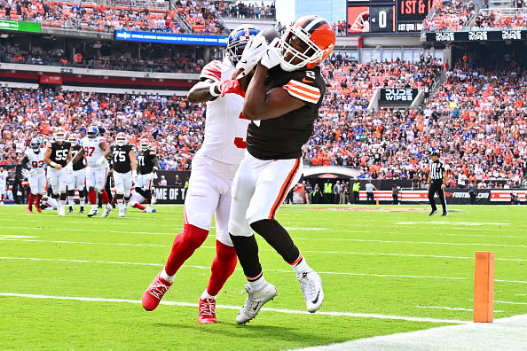 CLEVELAND, OHIO – SEPTEMBER 22: Amari Cooper #2 of the Cleveland Browns catches a touchdown pass against Deonte Banks #3 of the New York Giants during the first quarter at Cleveland Browns Stadium on September 22, 2024 in Cleveland, Ohio. (Photo by Jason Miller/Getty Images)