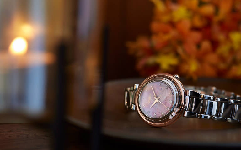 腕表品牌CITIZEN精心打造出最新光動能奢華三針腕錶。（圖／業者提供）