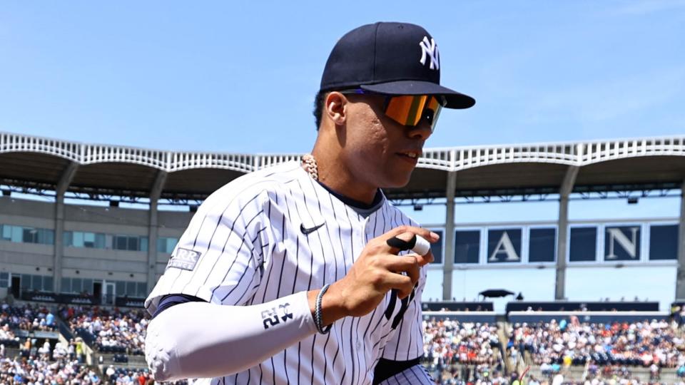 Mar 10, 2024; Tampa, Florida, USA; New York Yankees left fielder Juan Soto (22) runs out onto the field prior to the game against the Atlanta Braves at George M. Steinbrenner Field. Mandatory Credit: Kim Klement Neitzel-USA TODAY Sports