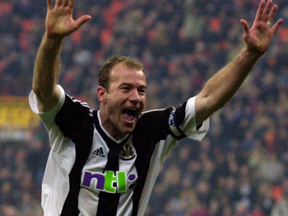 126,2 Millionen Euro für Alan Shearer? Wenn es nach dem "Transfer Price Index" geht, dann wäre das der heutige Marktwert des Fußball-Spielers. 1996/97 wechselte dieser noch für eine Ablösesumme von 21 Millionen Euro von den Blackburn Rovers nach Newcastle. (Bild-Copyright: Alberto Pellasciar/AP Photo)