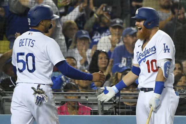 Trea Turner extends hitting streak to 26 games as Dodgers beat