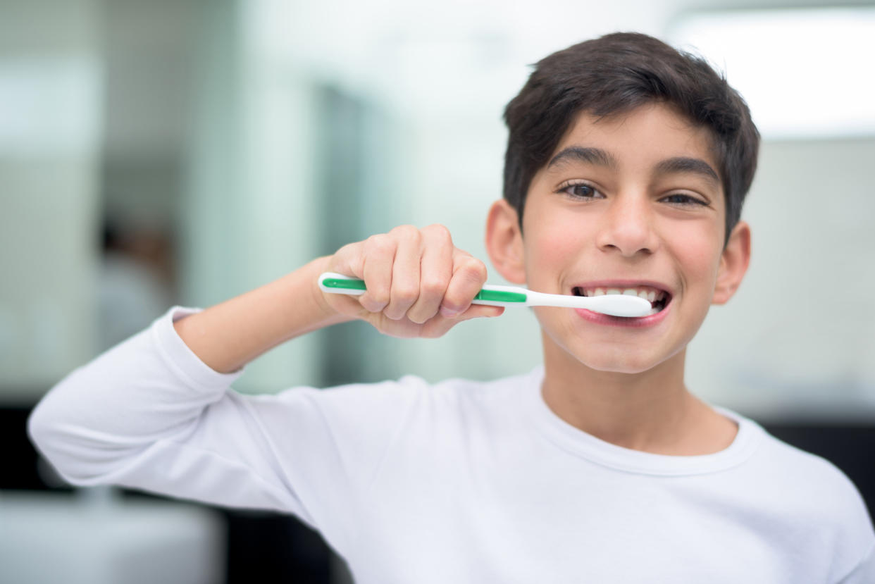 Are you brushing correctly? (Photo: andresr via Getty Images)