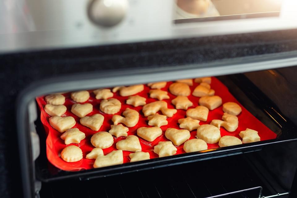 silicone baking mat in oven