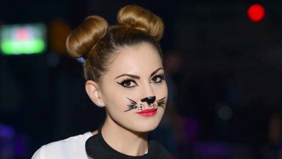 halloween hairstyles mouse ear buns