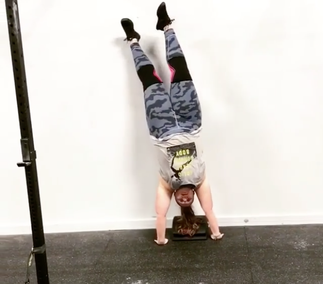 Cierra Kruger mastered a handstand in CrossFit class after four years of practice. (Photo: Instagram/CrossFit)