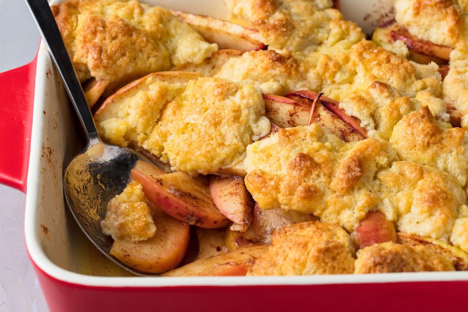 <p>Don't have time to <span>bake an apple pie</span>? Apple cobbler is where it's at.</p>