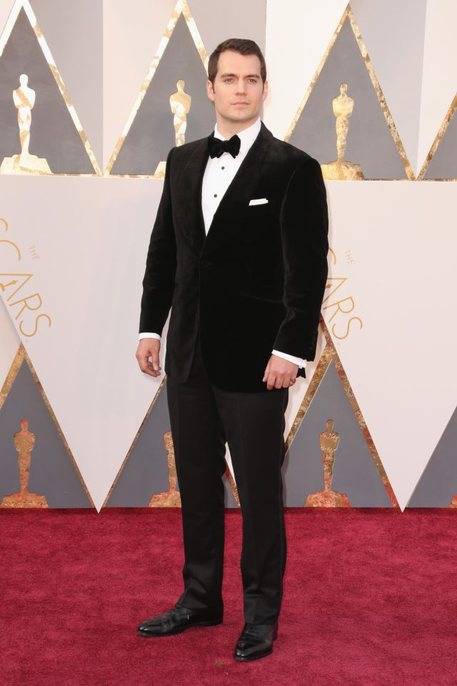 Le meilleur : Henry Cavill porte un costume en velours à la 88e cérémonie des Oscars, le 28 février 2016 à Hollywood en Californie.