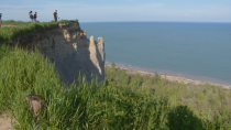 Boat cleanup targets vehicle carcasses, trash dumped over Scarborough Bluffs