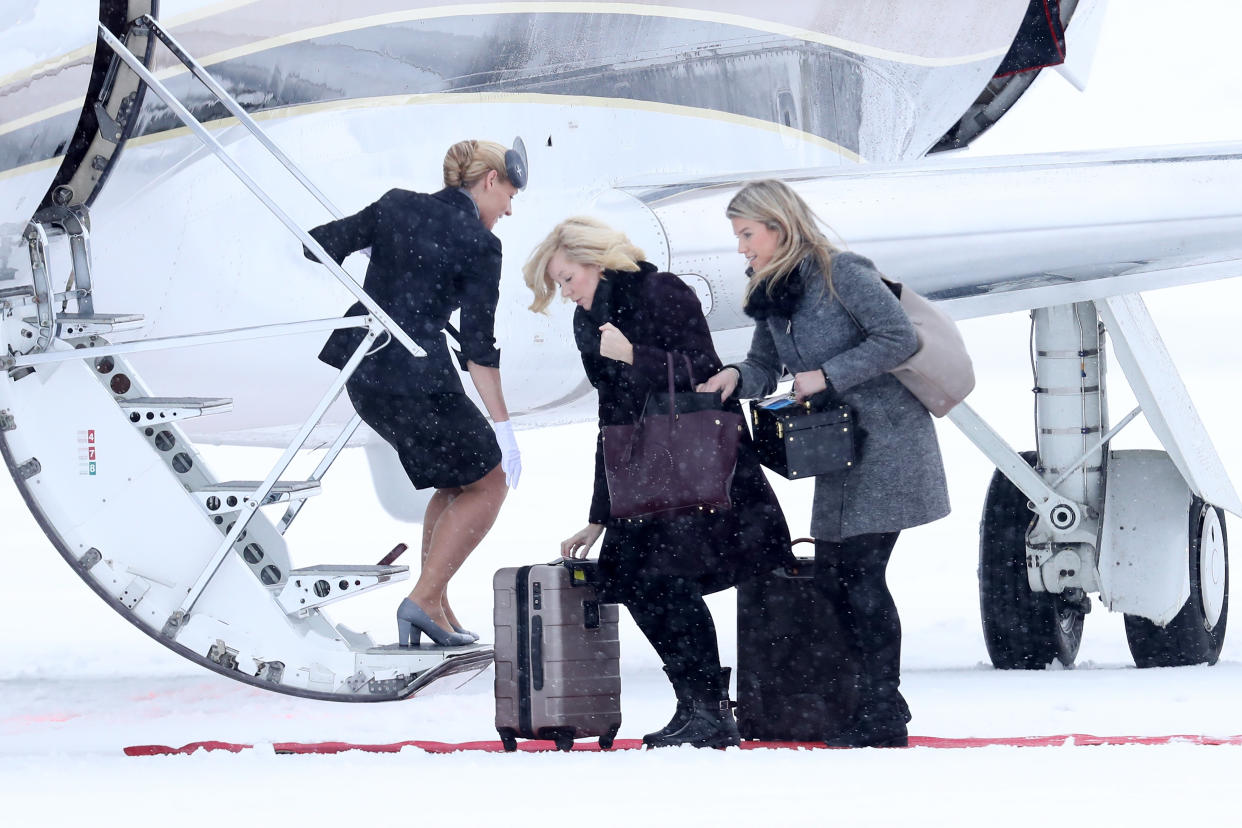 OSLO, NORWAY - FEBRUARY 01: Catherine, Duchess of Cambridge's hairdresser Amanda Cook Tucker (C) and stylist Natasha Archer (R) arrive to Oslo Gardermoen Airport on day 3 of Prince William, Duke of Cambridge and Catherine, Duchess of Cambridge's visit to Sweden and Norway on February 1, 2018 in Oslo, Norway.  (Photo by Chris Jackson/Chris Jackson/Getty Images)