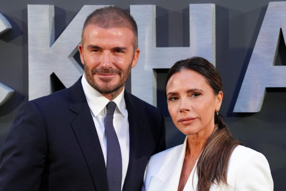 El ex futbolista David Beckham llega con su esposa Victoria Beckham, al estreno del documental de Netflix 'Beckham' en Londres, este 3 de octubre 2023. (REUTERS/Maja Smiejkowska)