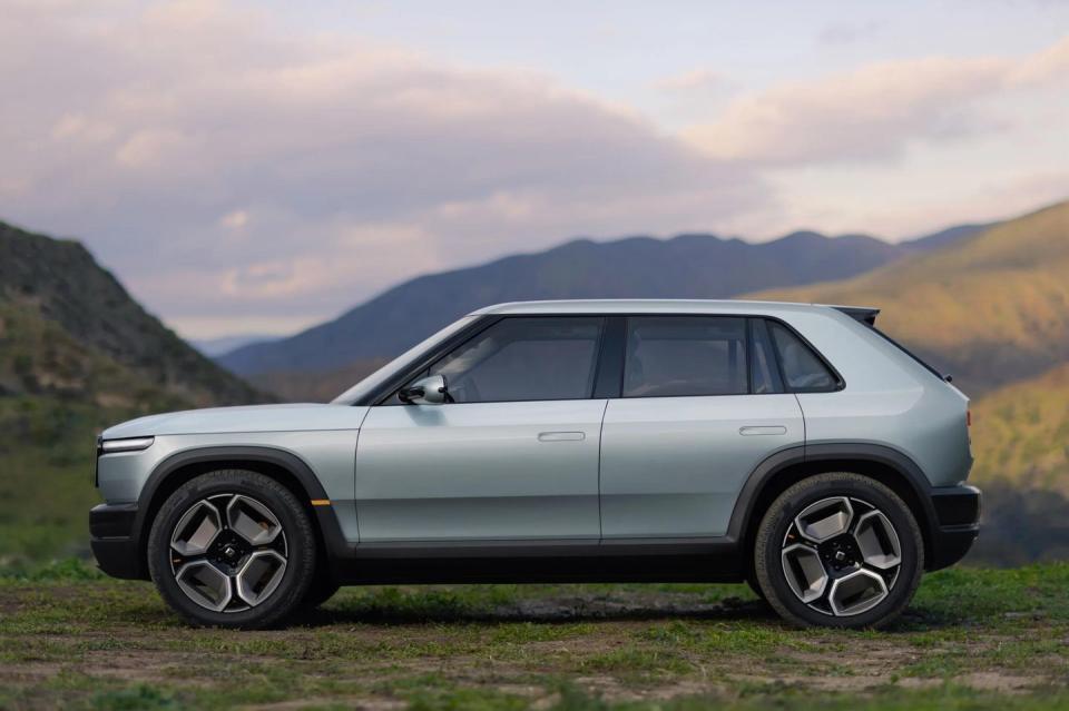 2027 rivian r3 electric crossover