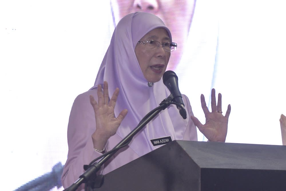 Deputy Prime Minister Datuk Seri Dr Wan Azizah Wan Ismail speaks during launch of the Malaysian Research Institute of Ageing at Universiti Putra Malaysia in Serdang September 23, 2019. ― Picture by Shafwan Zaidon