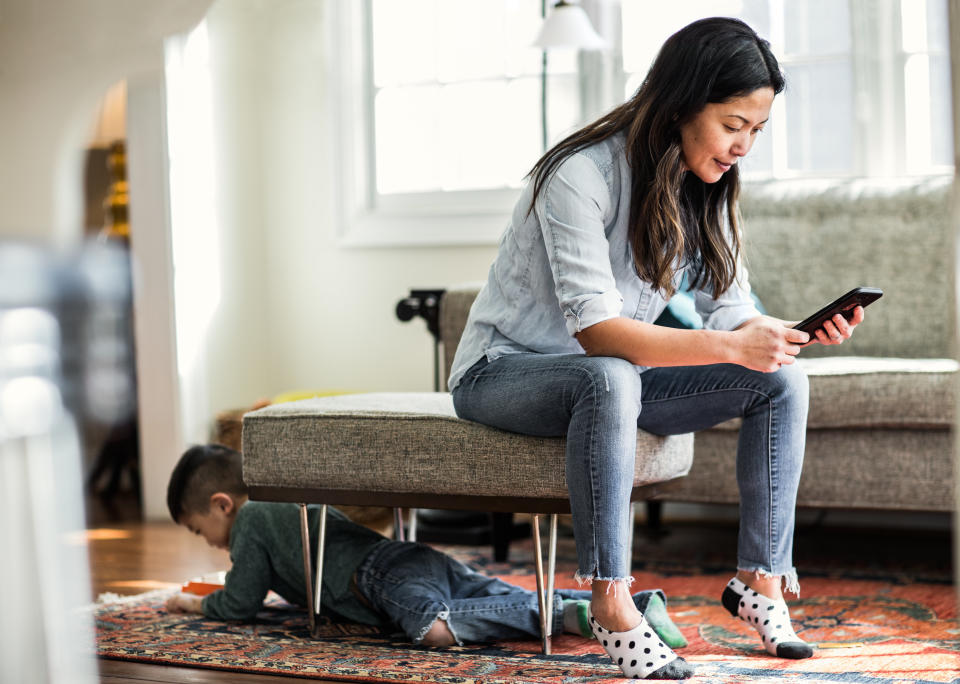 Keep your ex in the loop about updates on your kid's schooling and health. (Photo: MoMo Productions via Getty Images)