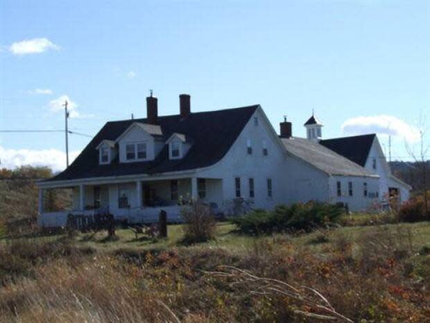 Reid House in Avonport, N.S., is shown in 2006. (Nova Scotia Department of Tourism, Culture and Heritage - image credit)