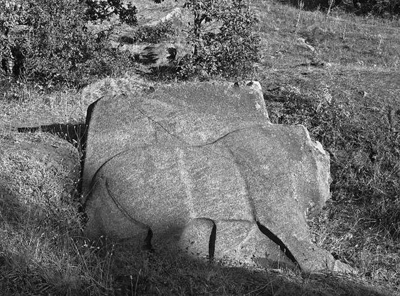 A second granite lion was found to the northeast of the town. There are stylistic differences between this sculpture and the one in Karakiz although in antiquity this also was attached to a second lion.