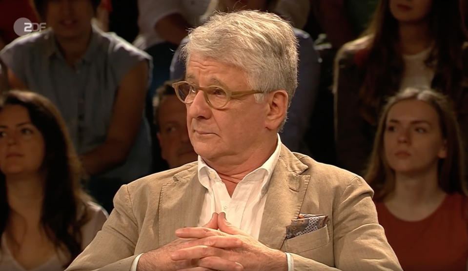 Marcel Reif ist enttäuscht über die Foto-Aktion der Nationalspieler. (Bild: Screenshot ZDF)