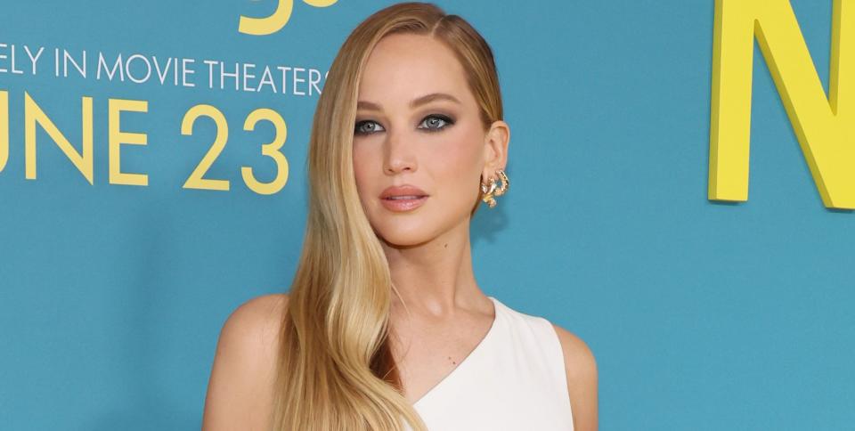 Jennifer Lawrence recalls funny story behind nude car scene in new ...