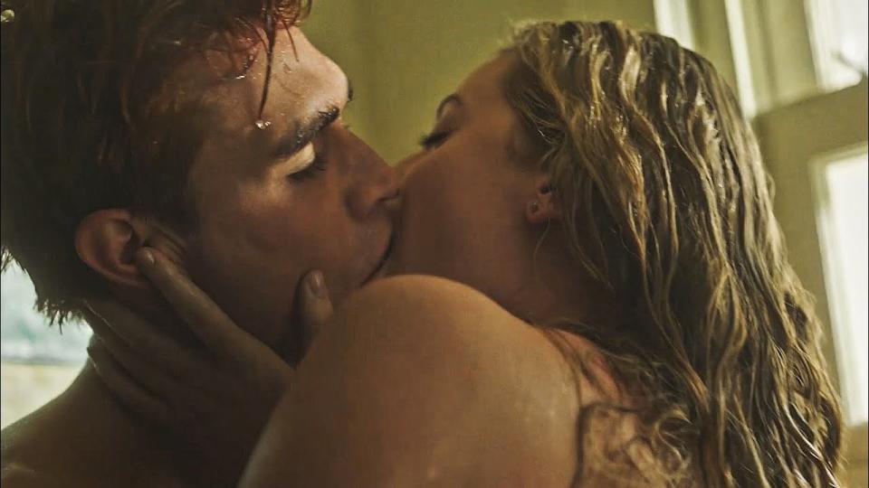 Betty and Archie have sex in the shower