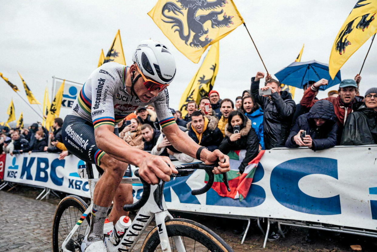 Vainqueur de Paris-Roubaix dimanche dernier, Mathieu van der Poel réalise un début d'année 2024 épatant.  - Credit:Zac Williams/SWpix.com/Shutterst