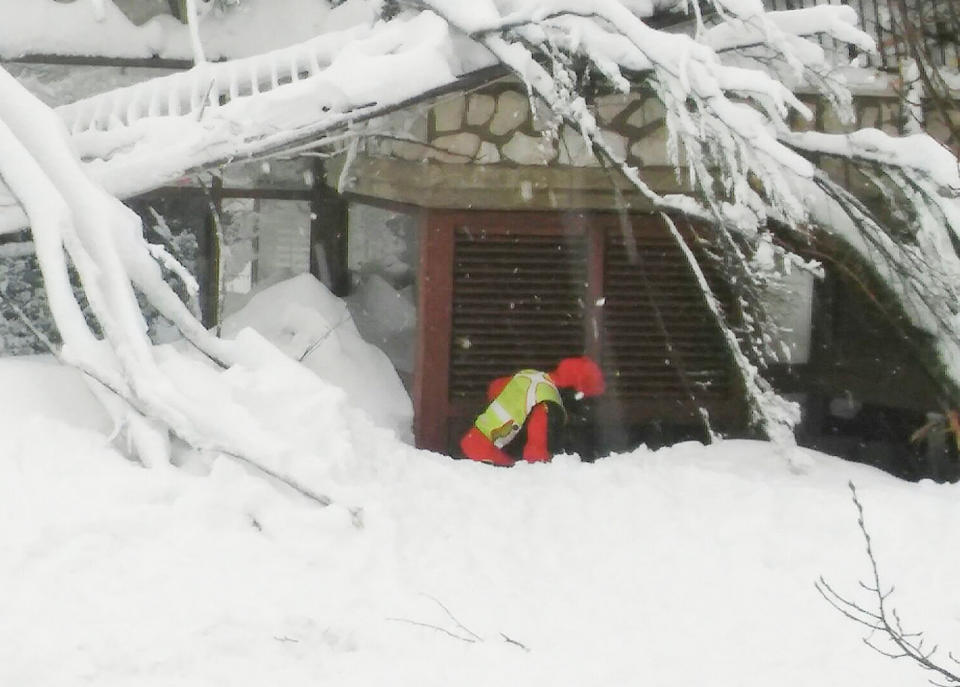 Deadly snow avalanche hits hotel in earthquake-stricken central Italy