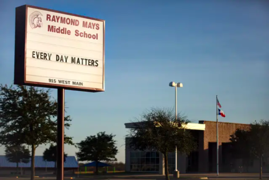 Raymond Mays Middle School in Troy. (Montinique Monroe for The Texas Tribune)