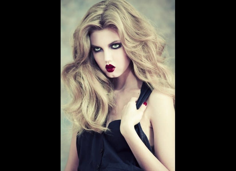 The 17-year old model has quickly risen to supermodel stardom due to her <a href="http://www.stylelist.com/2011/09/23/lindsay-wixson-lara-stone-georgia-_n_977959.html" target="_hplink">gap-toothed smile</a>, full lips and babydoll face. But <a href="http://www.huffingtonpost.com/2011/05/20/lindsey-wixson-runway-fall-bullied_n_864656.html" target="_hplink">Lindsey has said</a>, "I was actually always really self-conscious about my gap. In middle school, this group of girls were always trying to beat me up - they called my gap a parking lot... I felt skinny and tall. It was the worst time of my life. But I don't feel like that anymore. Modelling has really helped build my confidence."