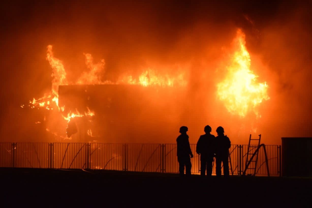 The fire at Woodmill High School in Dunfermline: @Euans_EP/Twitter