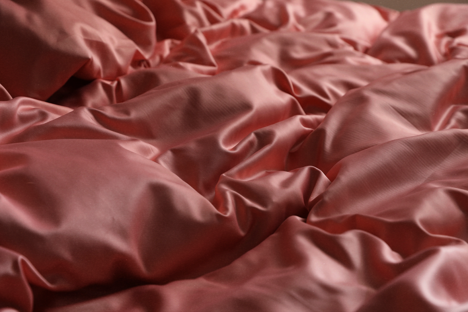 These Ultra-Soft Silk Comforters Will Have You Snuggled Up in Bed 24/7