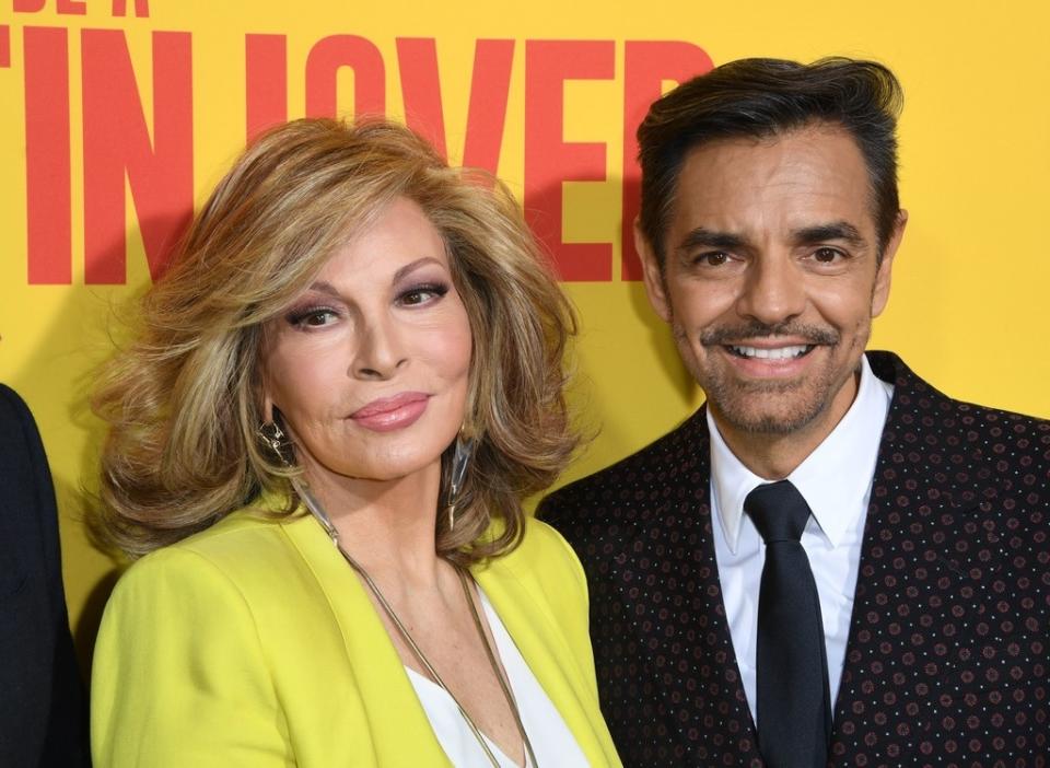 Raquel Welch con Eugenio Derbez / Cortesía