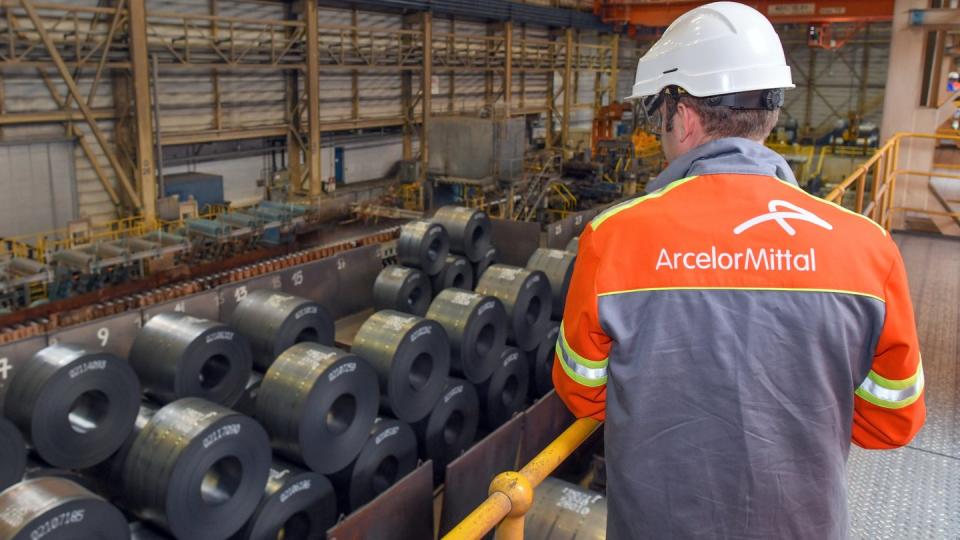 Stahlproduktion im Warmwalzwerk der ArcelorMittal Eisenhüttenstadt GmbH.