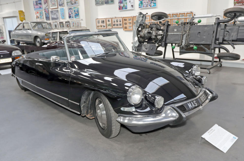 <p>The Citroën DS and ID were made in big numbers over a production run of two decades (1955-1975), but of the 1.5 million or so built, just 1365 were convertibles, or Decapotables. This one is a 1962 DS19, built independently by Chapron but supplied through the Citroën dealer network with a factory warranty.</p>