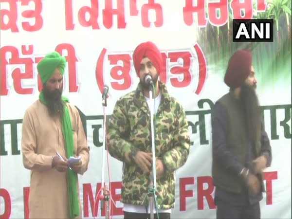 Singer and actor Diljit Singh Dosanjh addressing farmers at Singh Border. (Photo/ANI)