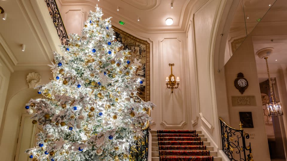 Glittering trees, festive menus and afternoon tea. It's Christmastime at the Ritz Paris. - Ritz Paris