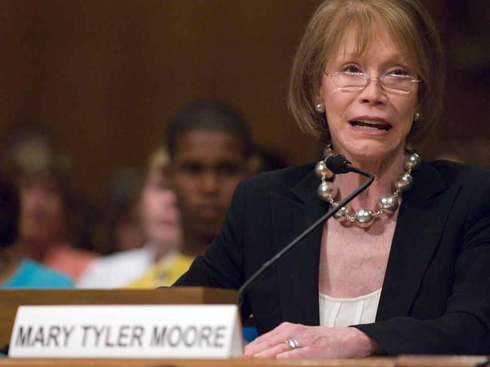 Mary Tyler Moore testifies before Congress
