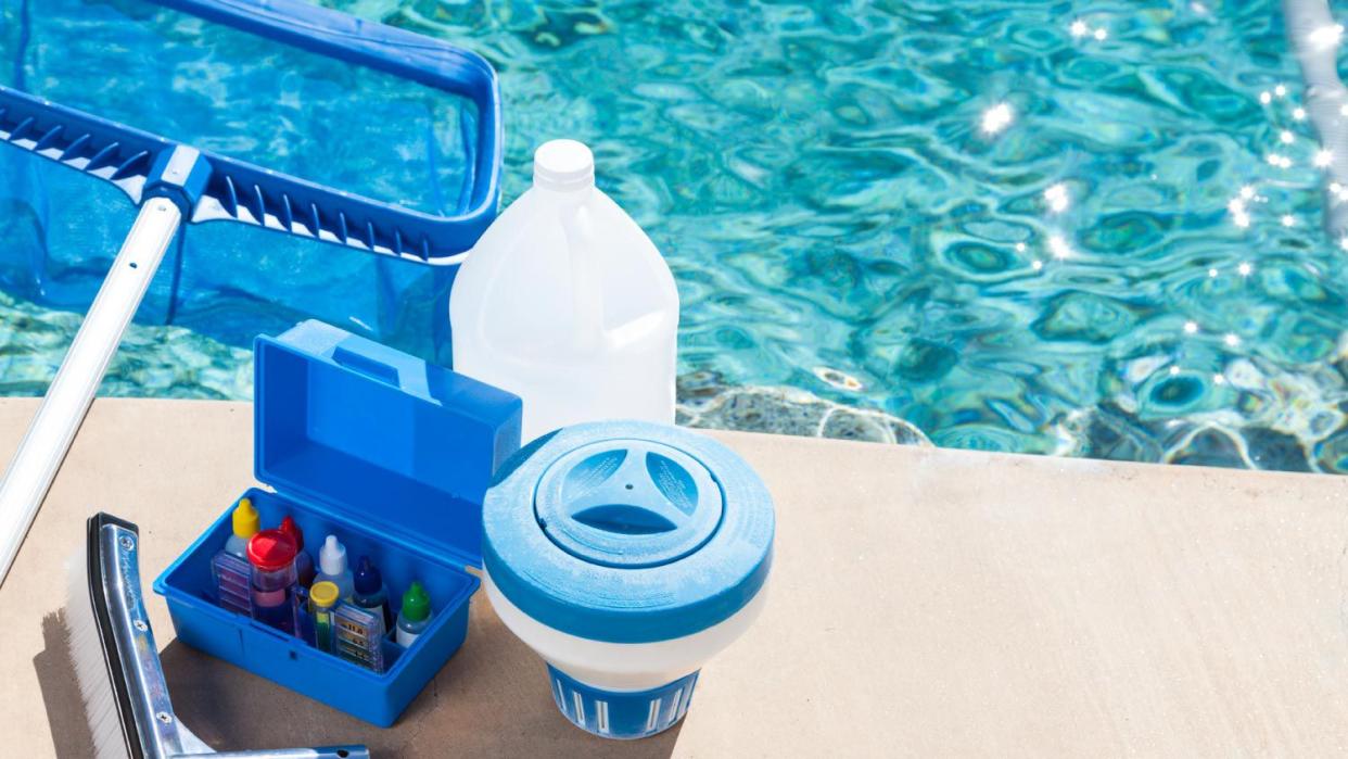 Equipment for testing the quality of pool