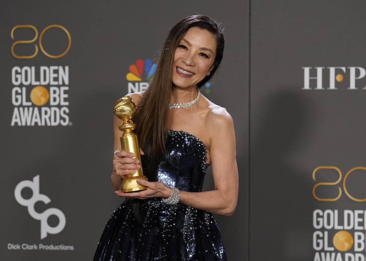 Golden Globe Awards︳Once married into a wealthy family, Michelle Yeoh refused to be a young woman and divorced. Her current boyfriend met at the beginning of her 17th year and got down on one knee to show his love