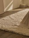 <p>Entre 49,99 et 299 euros selon la taille, Zara Home</p><br><a href="https://www.zarahome.com/fr/tapis-doux-au-toucher-l45184029?categoryId=0&colorId=250&srch=true" rel="nofollow noopener" target="_blank" data-ylk="slk:Acheter;elm:context_link;itc:0;sec:content-canvas" class="link ">Acheter</a>