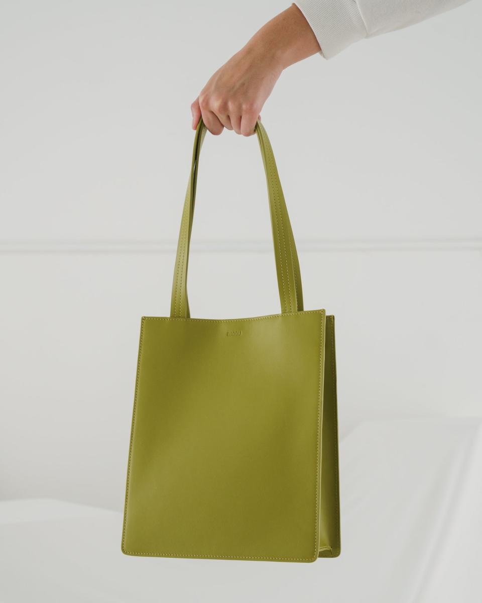 Baggu's Medium Leather Tote