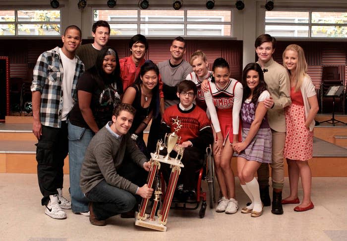 The cast of Glee in 2009. 