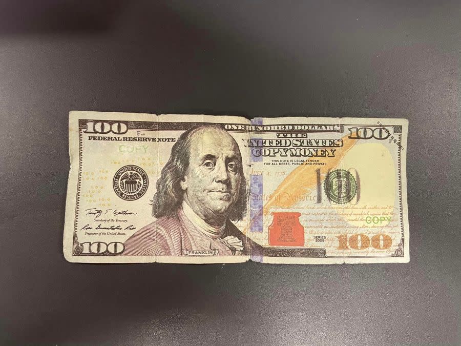 Counterfeit 100 dollar bill