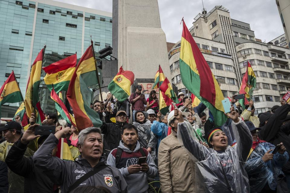 Thousands of people from the opposition celebrate after President of Bolivia Evo Morales announced his resignation in La Paz on Nov. 10, 2019.&nbsp; (Photo: Photo by Marcelo Perez Del Carpio/Anadolu Agency via Getty Images)